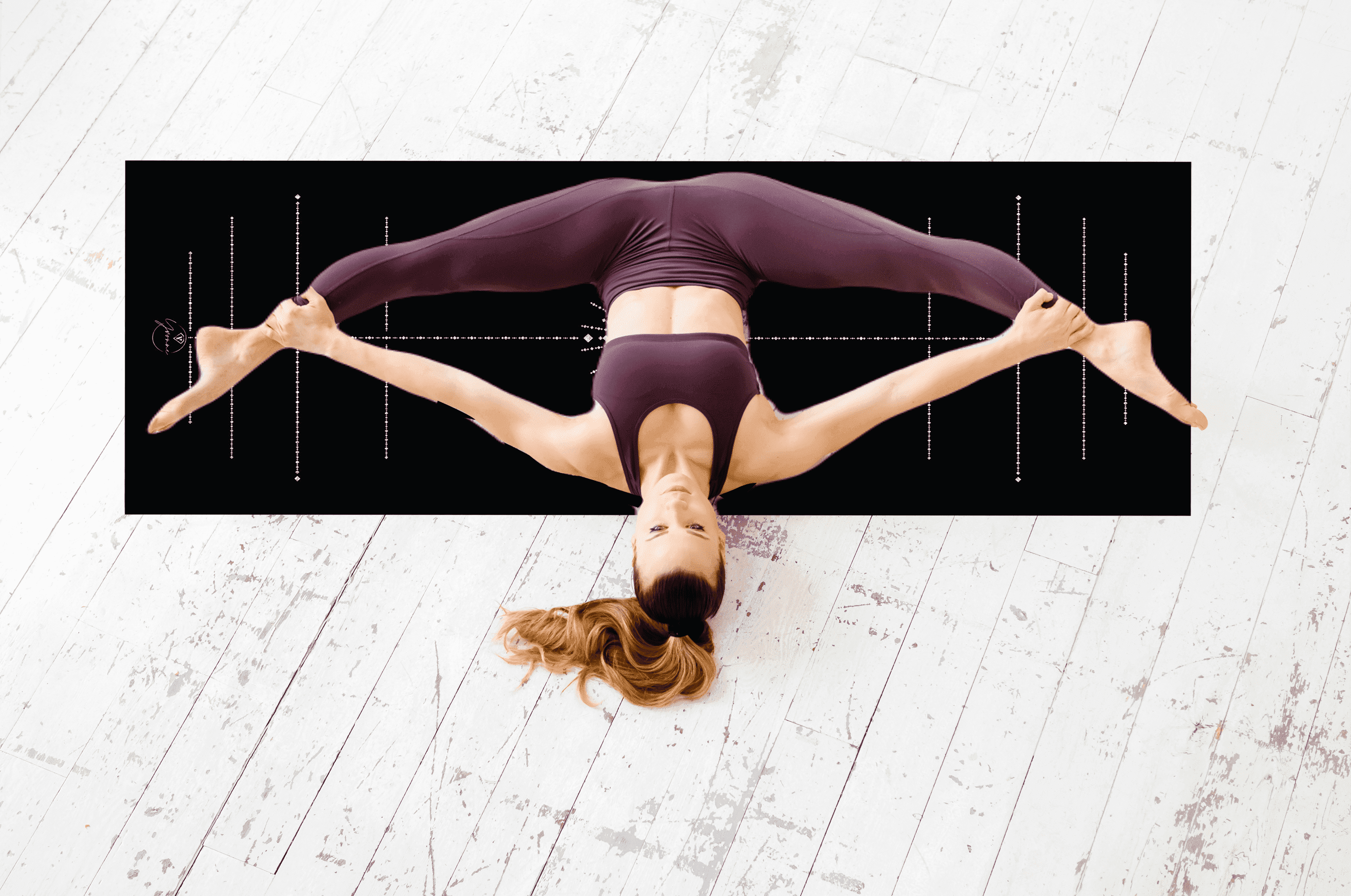 Thảm tập yoga chính hãng Yvonne, Pole Star Black (TẶNG KÈM 3 PHẦN QUÀ) dày 4mm bề mặt nhám, siêu bám, chống trơn trượt, ưa mồ hôi,