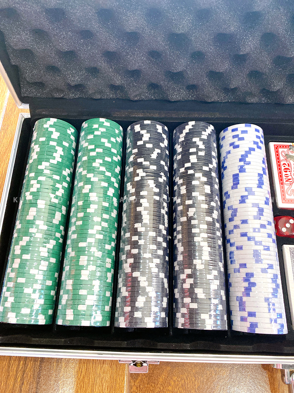  Vali Phỉnh Chip Poker Cao Cấp Hộp Nhôm 500 Chip Không Số Loại Tiêu Chuẩn Las Vegas