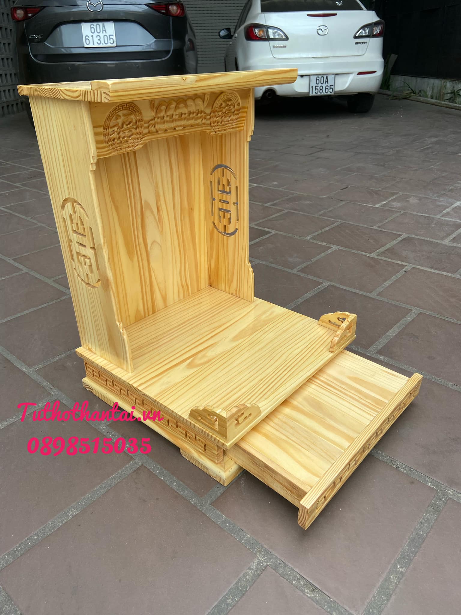 Bàn thờ thần tài ông địa mẫu hiện đại