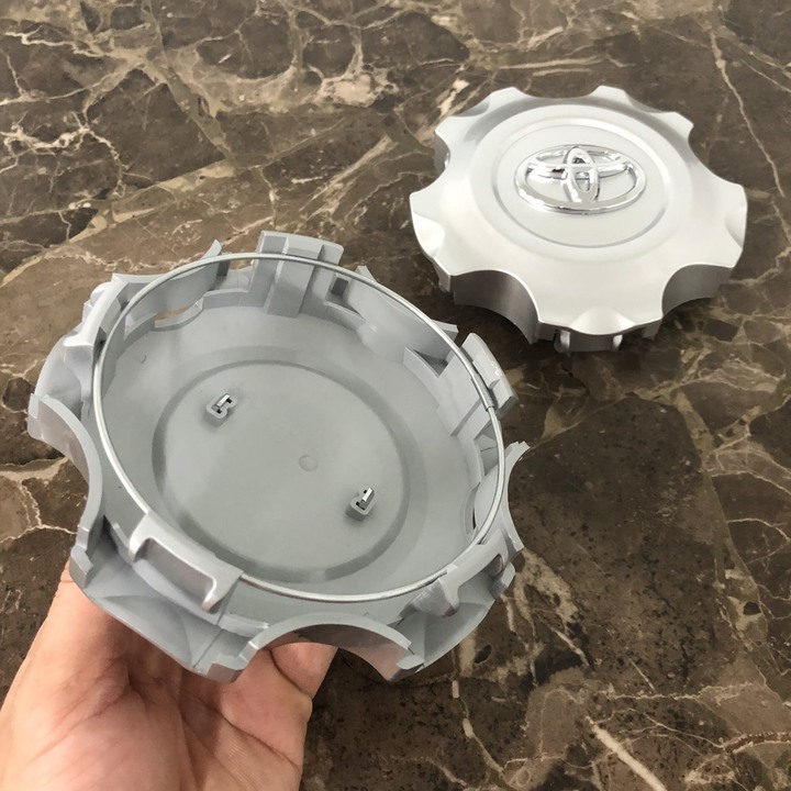Logo chụp mâm, ốp lazang bánh xe ô tô Toyota Land Cuiser 2008-2010