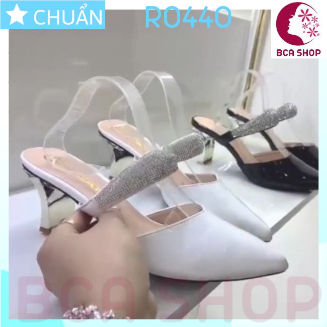 Giày cao gót nữ màu trắng 5p RO440 ROSATA tại BCASHOP quai ngang gắn hạt kim cương nhỏ, gót kiểu guốc sành điệu