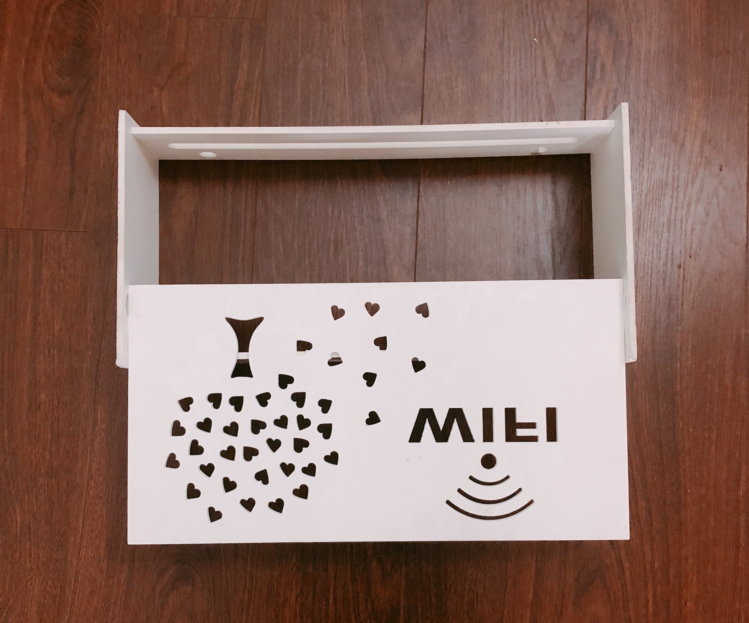 Kệ wifi treo tường hình Cây lá