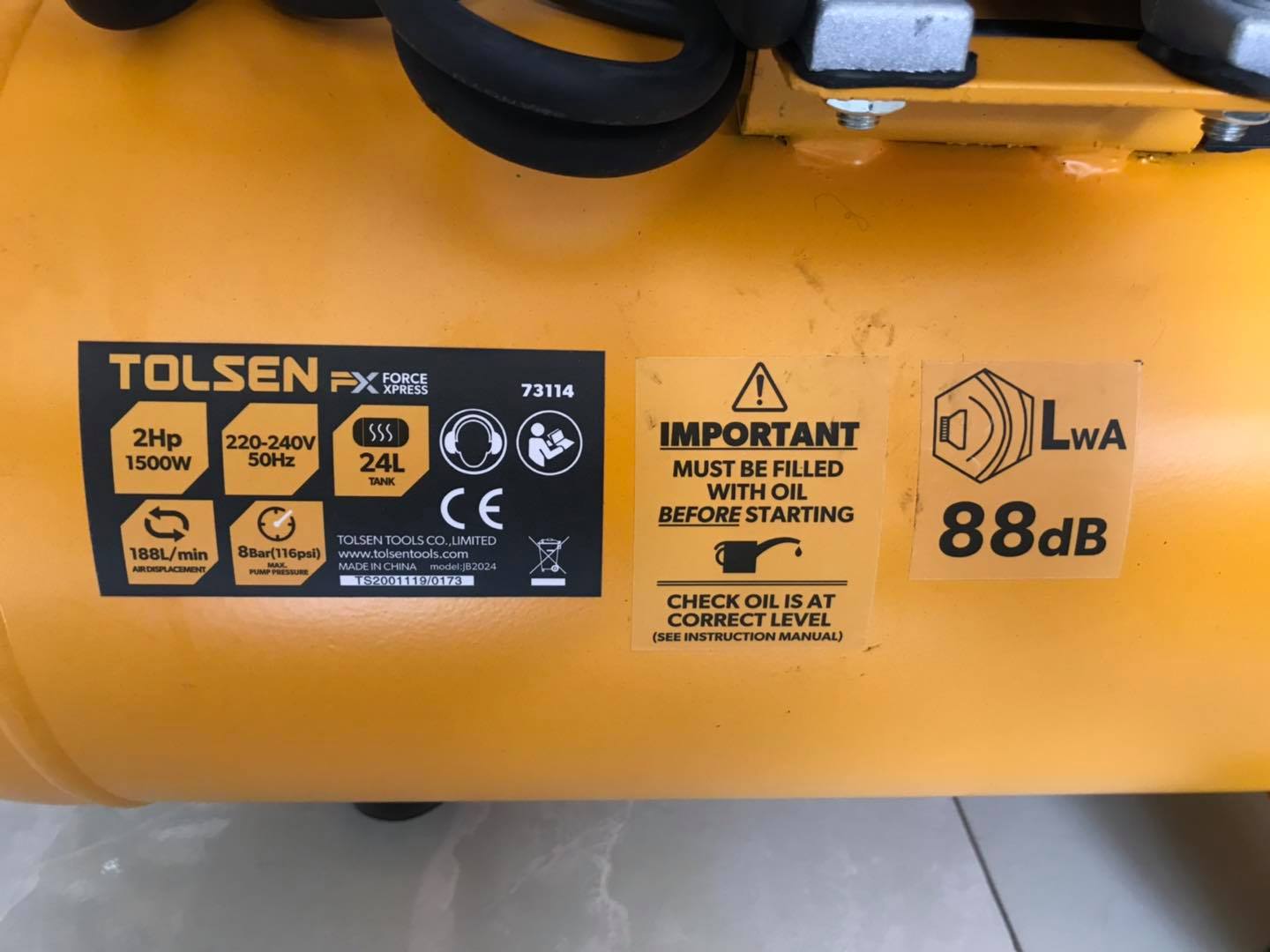 Máy nén khí có dầu 24L 1500W Tolsen 73114- Hàng chính hãng