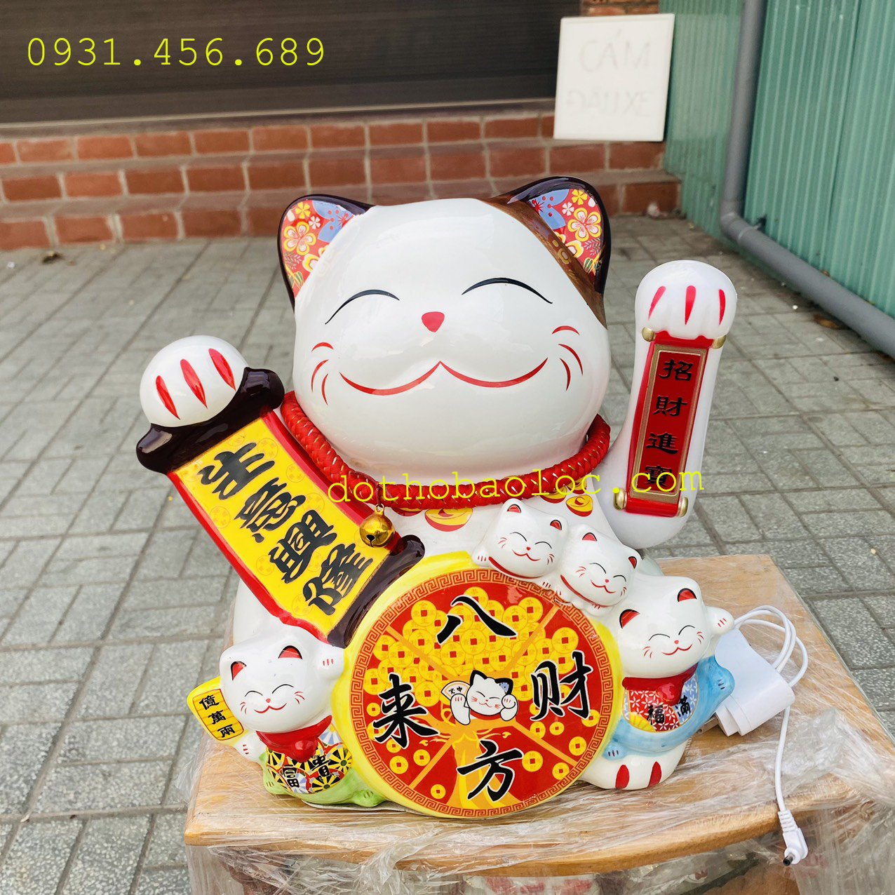 Mèo Thần Tài vẫy tay bằng gốm sứ cao cấp mang lại tài lộc cho gia chủ cao 30cm