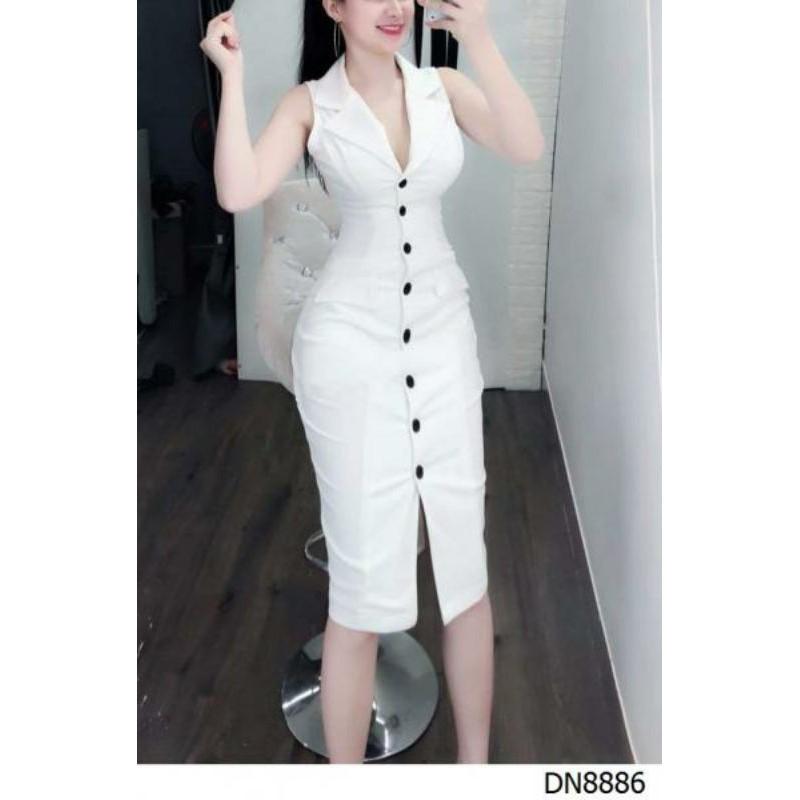 Đầm vest hở ngực đính nút cá tính