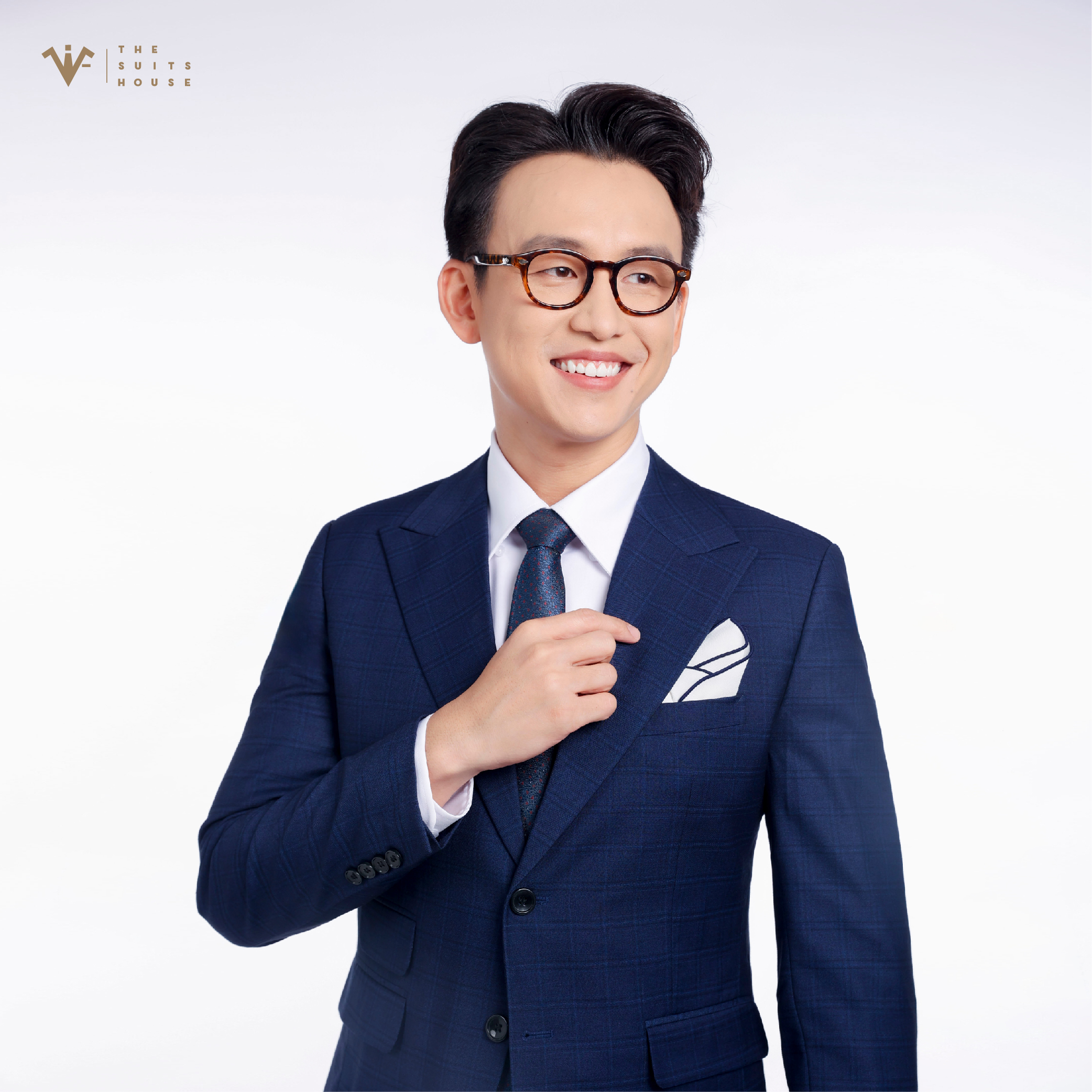 [CLASSY 2]  SUIT NGUYÊN BỘ MÀU XANH NAVY KẺ ĐẬM,  2 KHUY 3 TÚI, CHẤT LIỆU WOOL NOBILITY