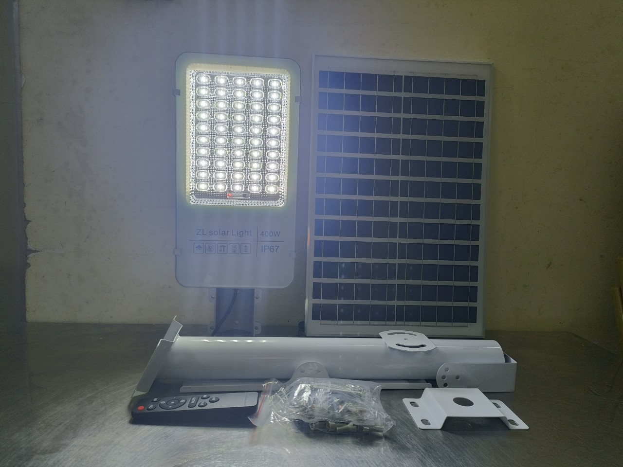 Đèn đường năng lượng mặt trời FLASH 400w