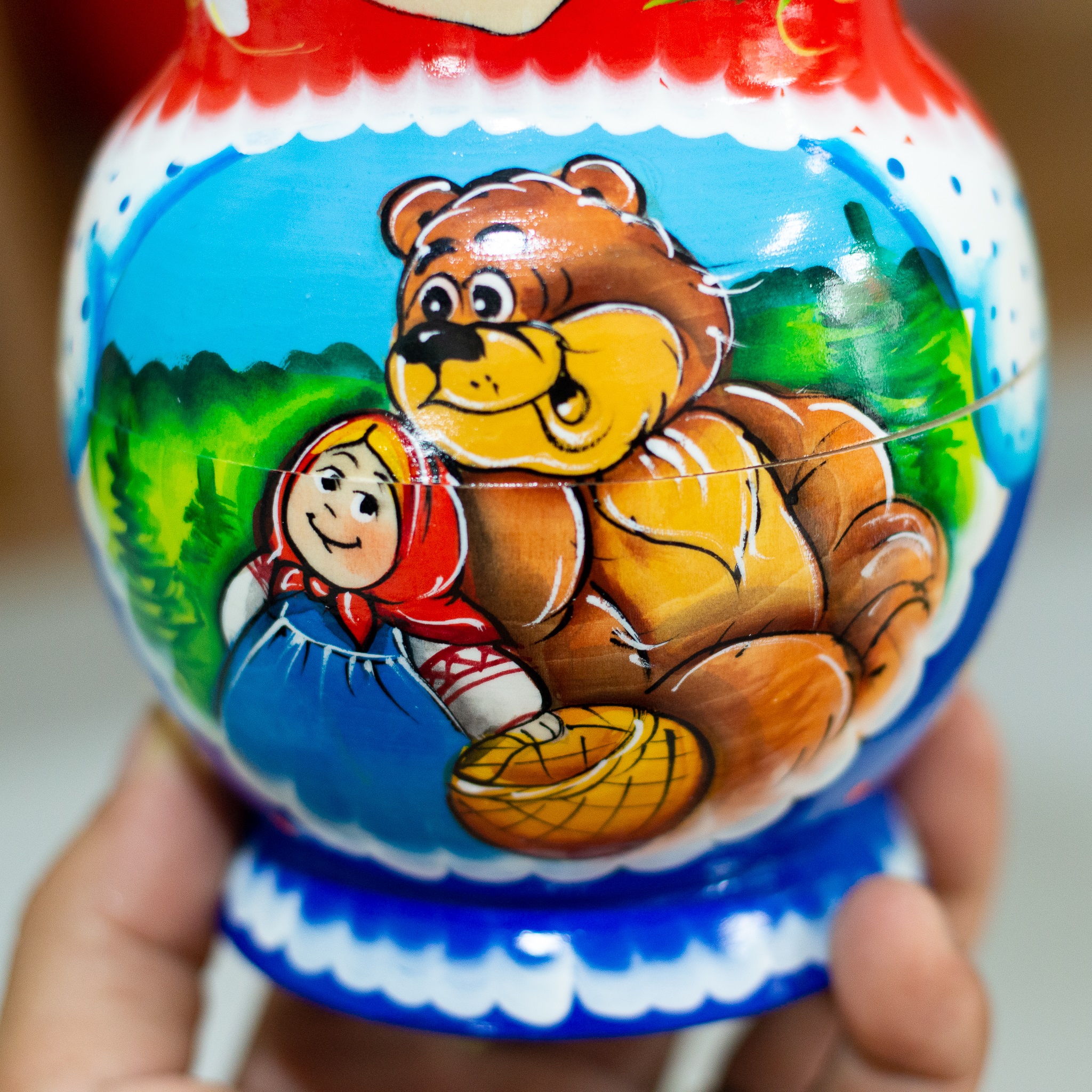 BỘ BÚP BÊ MATRYOSHKA 7 LỚP DÁNG TRÒN CAO 16CM VẼ HOA VĂN "CÔ BÉ KATIA VÀ CHÚ GẤU MISA"