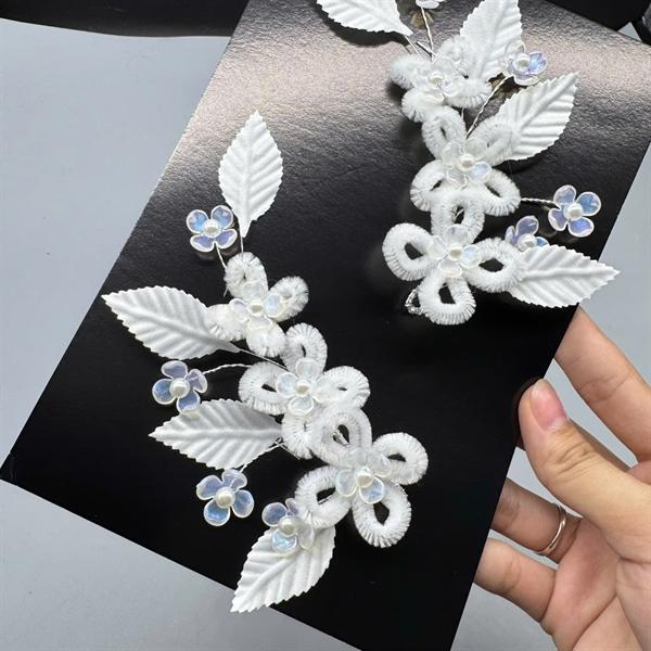 Cài tóc cô dâu hoa nhung trắng nhỏ đính lá mẫu mới t12/2024