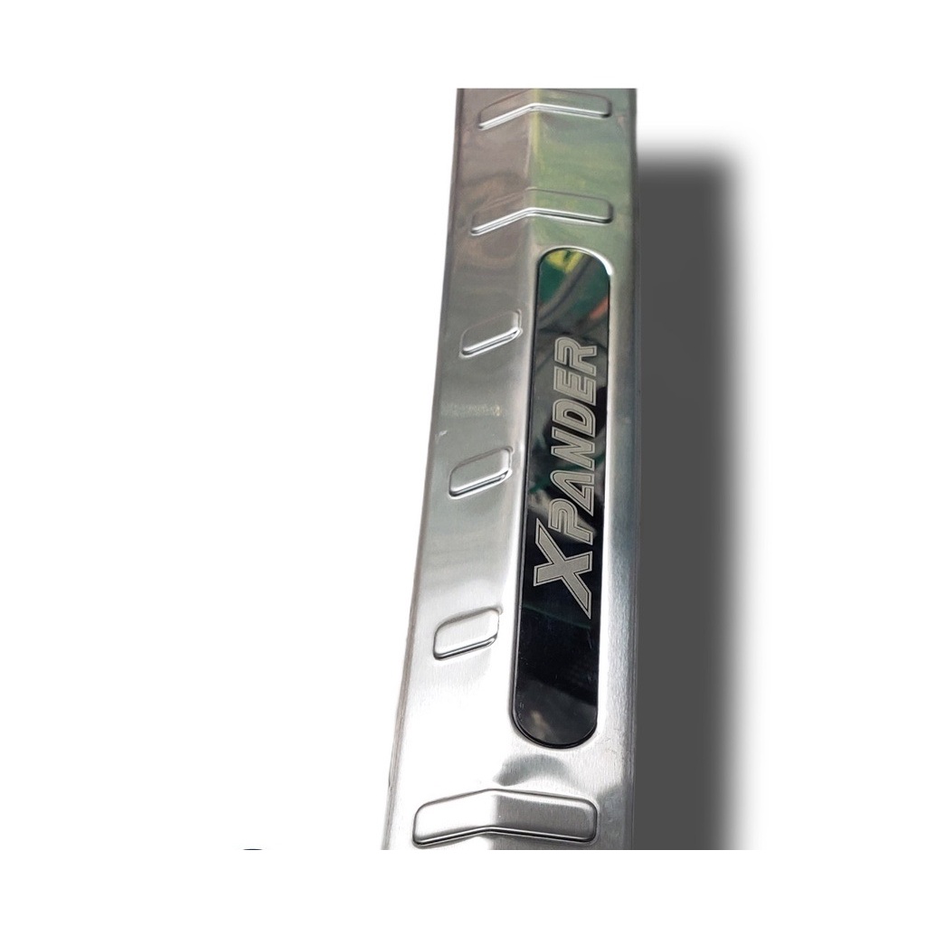 Ốp chống trầy cốp trong, ngoài xe Mitsubushi Xpander 2018- 2019 - 2020- 2021- 2022- 2023 chất liệu inox cao cấp