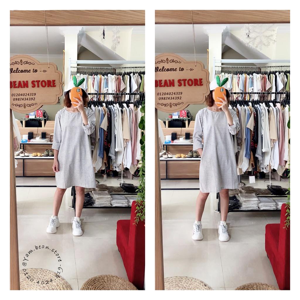 VÁY MORI SỌC NGANG ĐÍNH NÚT GỖ Ở VAI CÓ TÚI