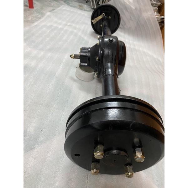 Cầu liền,cầu rút 110cm. Dùng chế xe 3bánh,xe 4 bánh,chiều dài phủ bì cầu 110cm.tim ốc bắt bánh. 8cm x 11.5cm