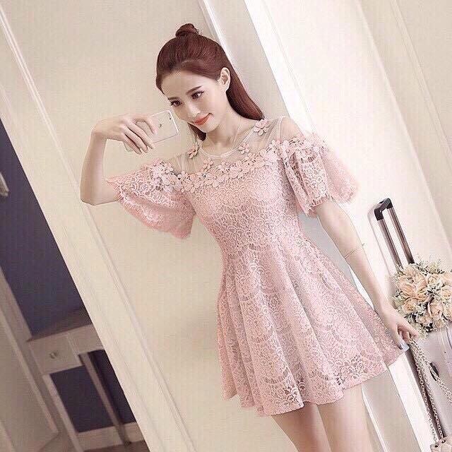 Đầm ren trễ vai