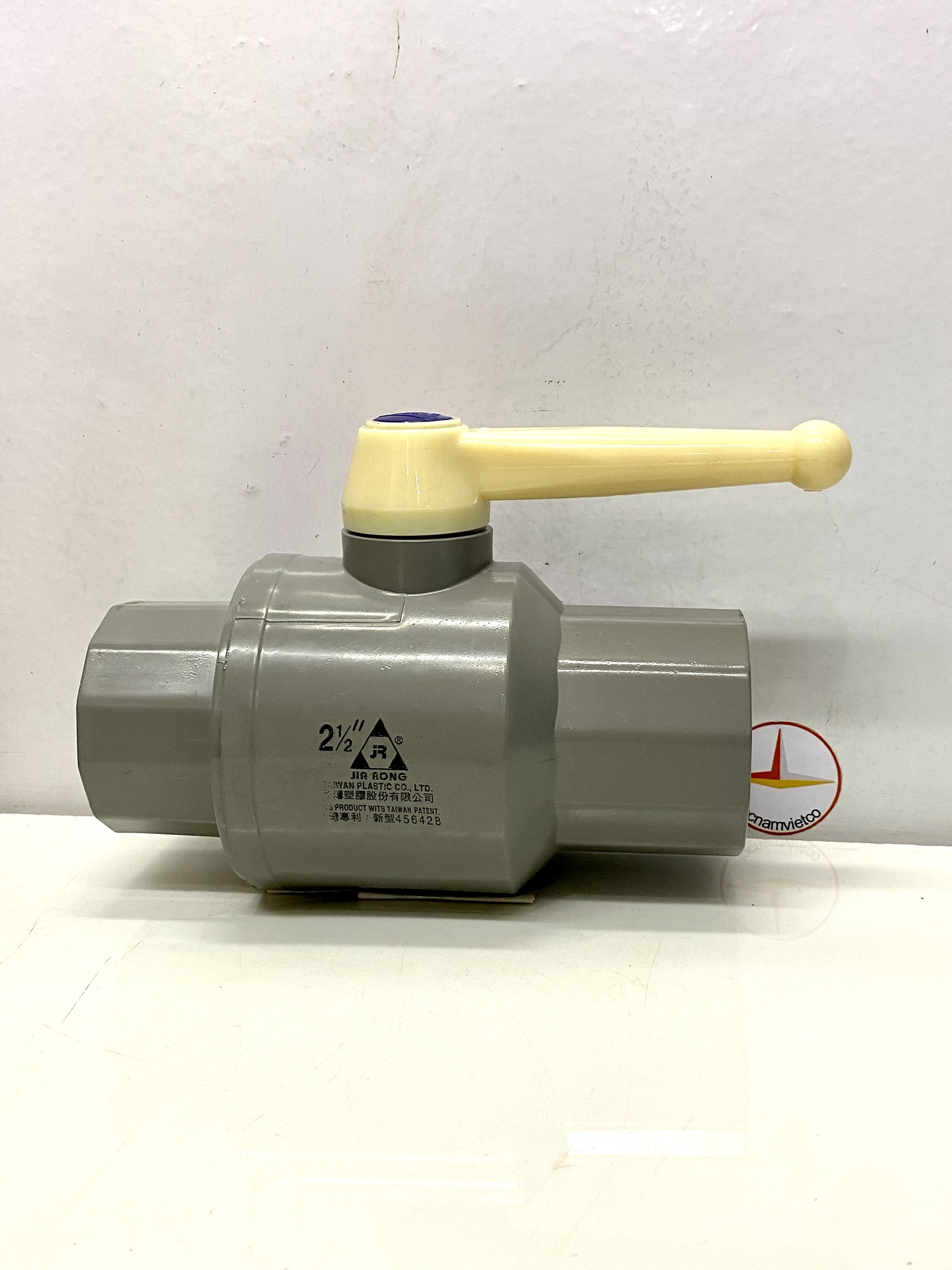 Van 75 tay trắng nhựa PVC Jiarong - FB025