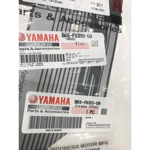 Tem dán R15V3 chính hãng Yamaha -Yamaha Town Hương Quỳnh