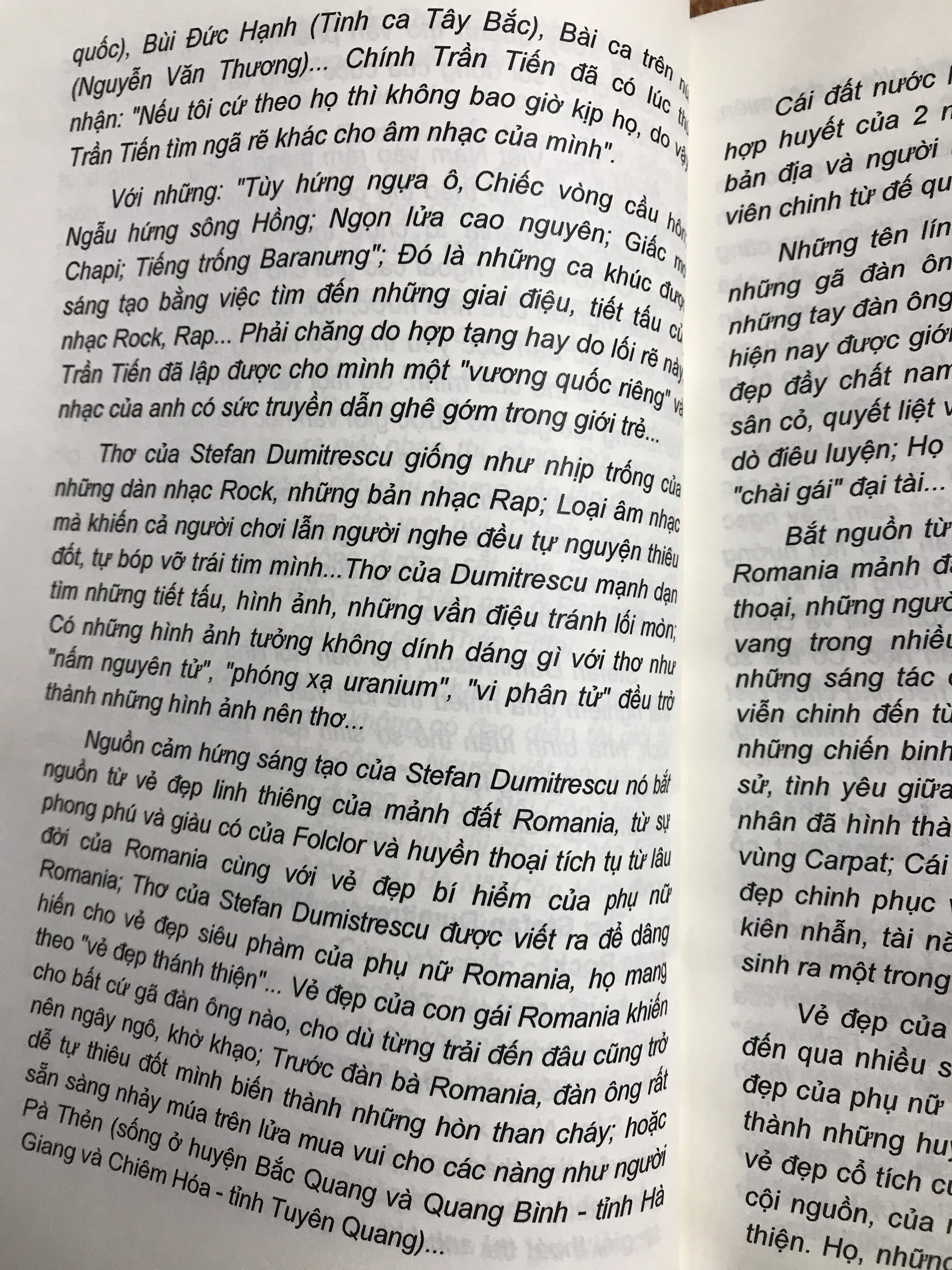 Tình Khúc: Sự Linh Thiêng Và Thảm Trạng - Stefan Dumitrescu (Văn học Rumani - Dịch giả Phạm Viết Đào ký tặng)