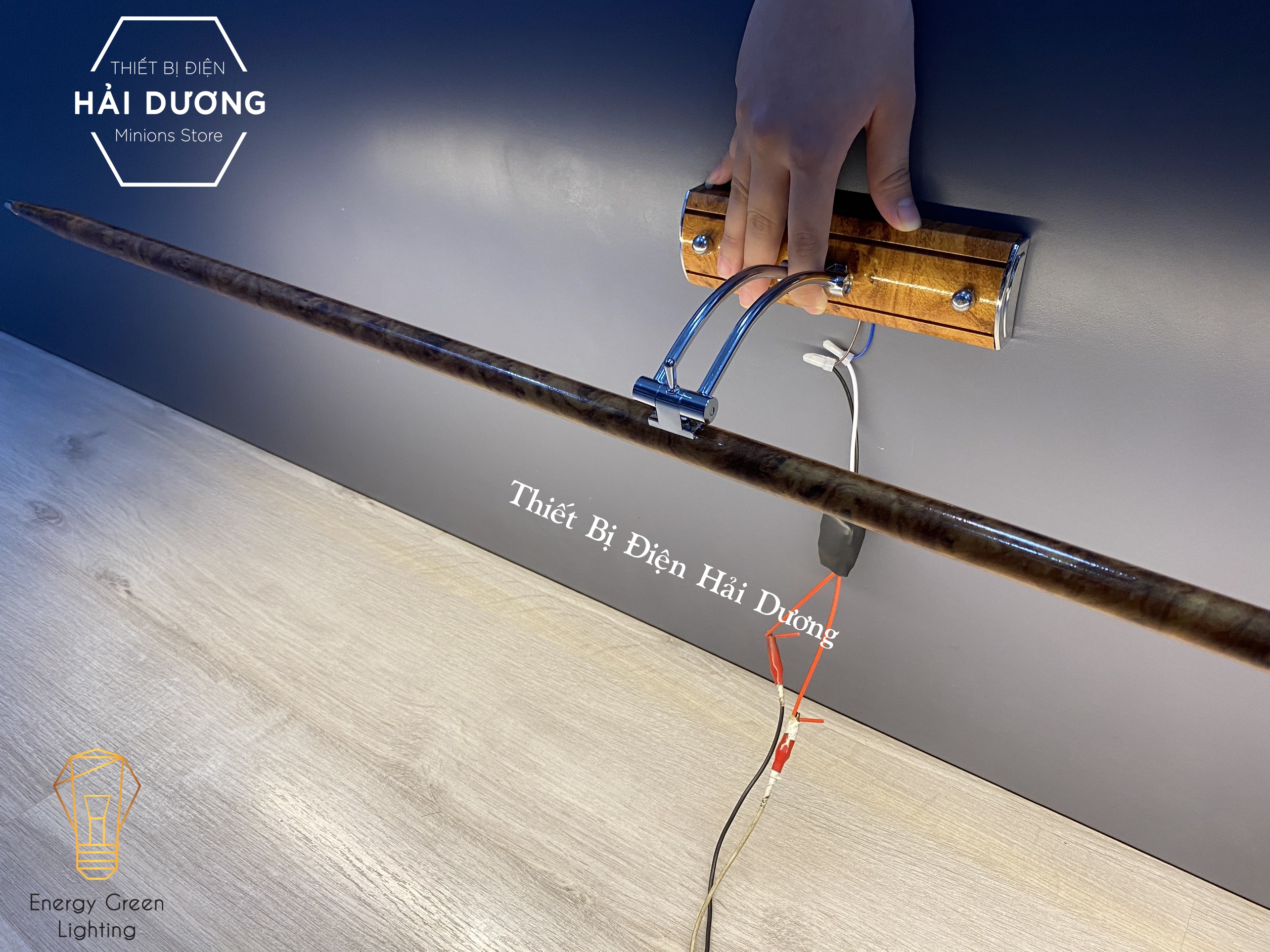 Đèn soi tranh - Đèn rọi gương Led Đèn soi gương cổ điển STN 24w-26w-28w Ánh sáng vàng - Điều chỉnh được góc chiếu