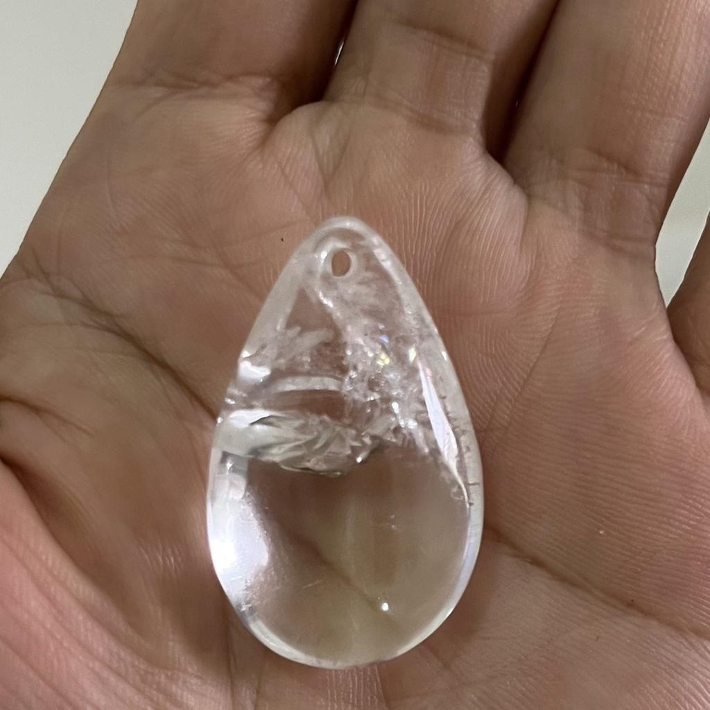 Mặt dây chuyền hình giọt nước QUARTZ thạch trắng siêu đẹp của Xưởng Chế Tác Đá Phong Thủy Mỹ Nghệ An An