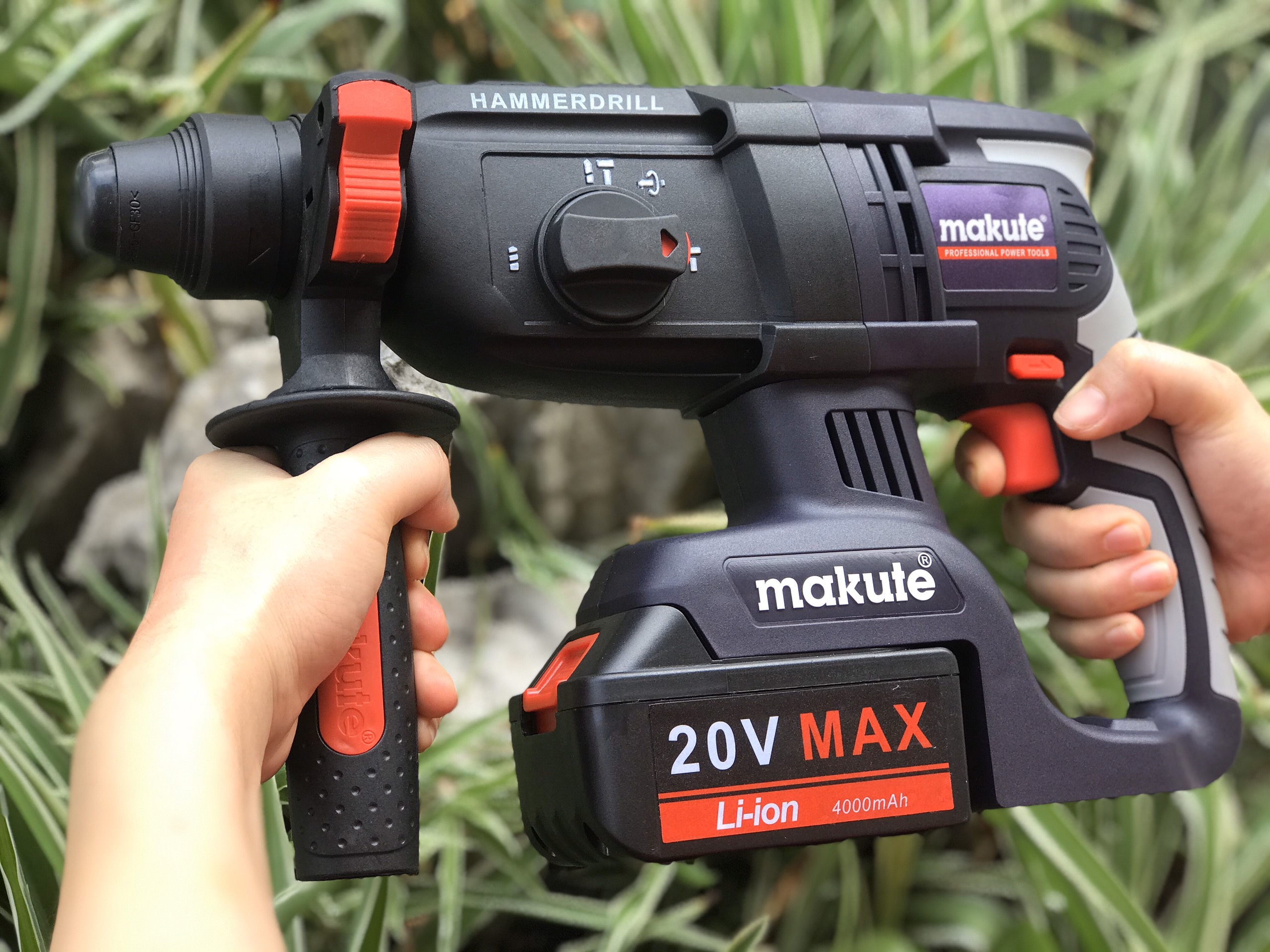 Máy khoan pin 3 chức năng 20V MAKUTE CH001 - Hàng chính hãng