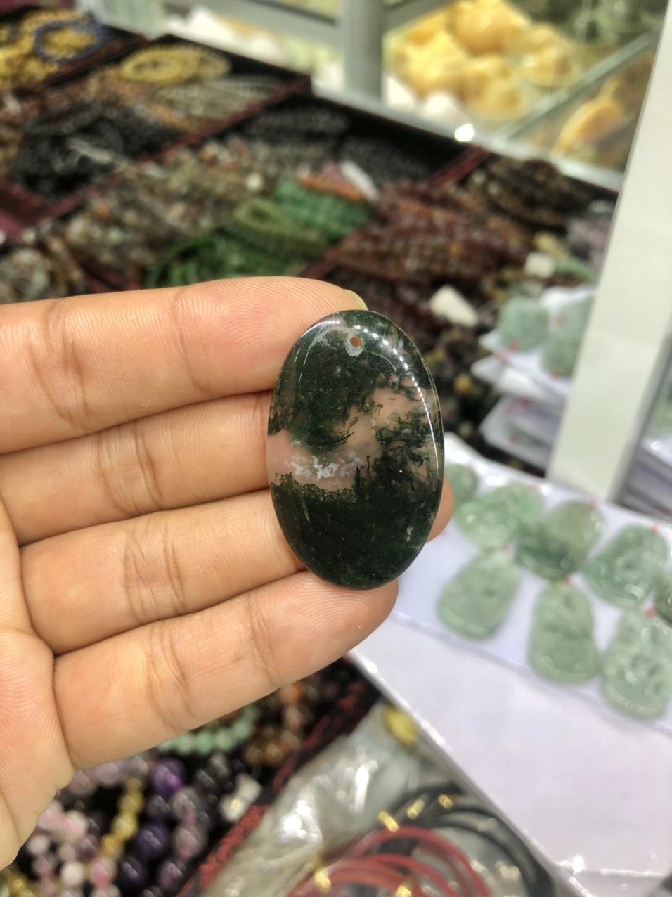 Mặt dây chuyền hình bầu dục đá ngọc băng tảo