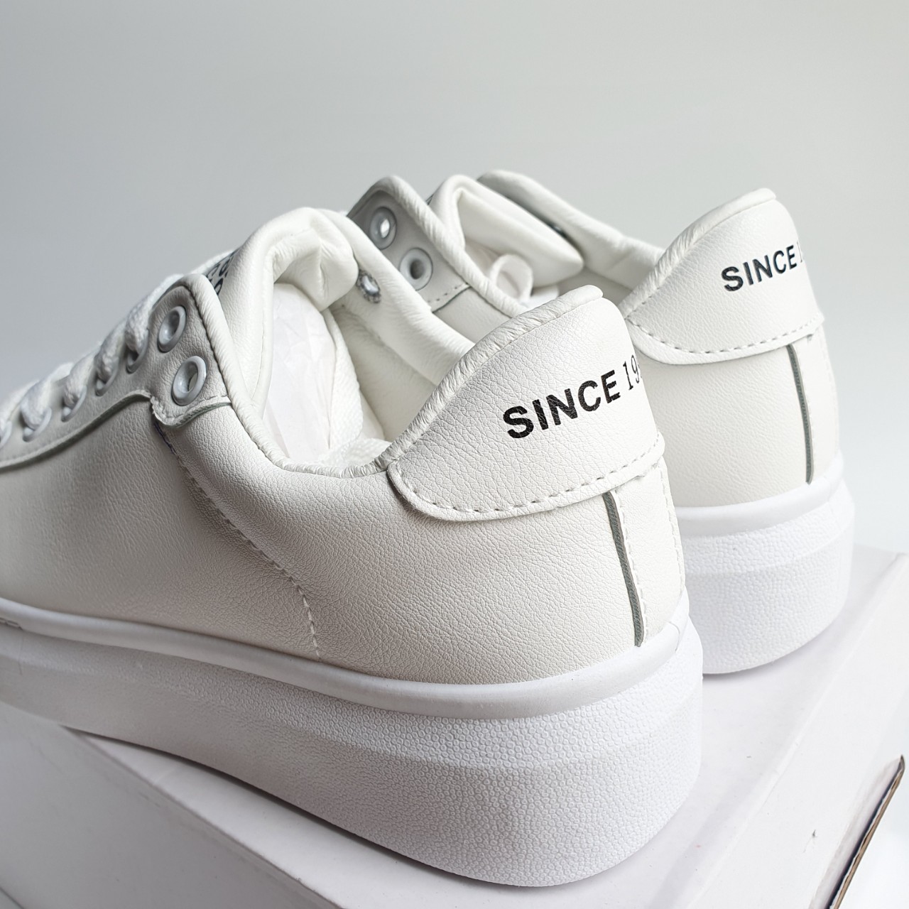 Giày thể thao sneaker nữ phong cách hàn quốc, màu trắng đế cao HMS-HC88