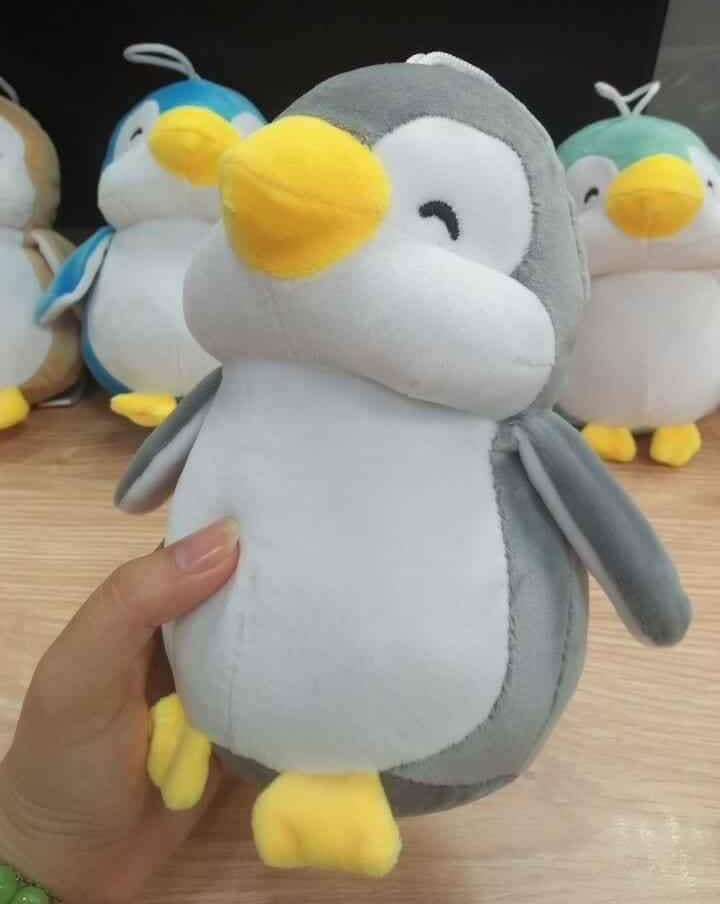 Gấu bông chim cánh cụt size 35cm vải miniso mềm mịn, an toàn, chuẩn form (Tặng Kèm 1 Ví Da 12 Ngăn Đựng Thẻ ATM, CCCD)