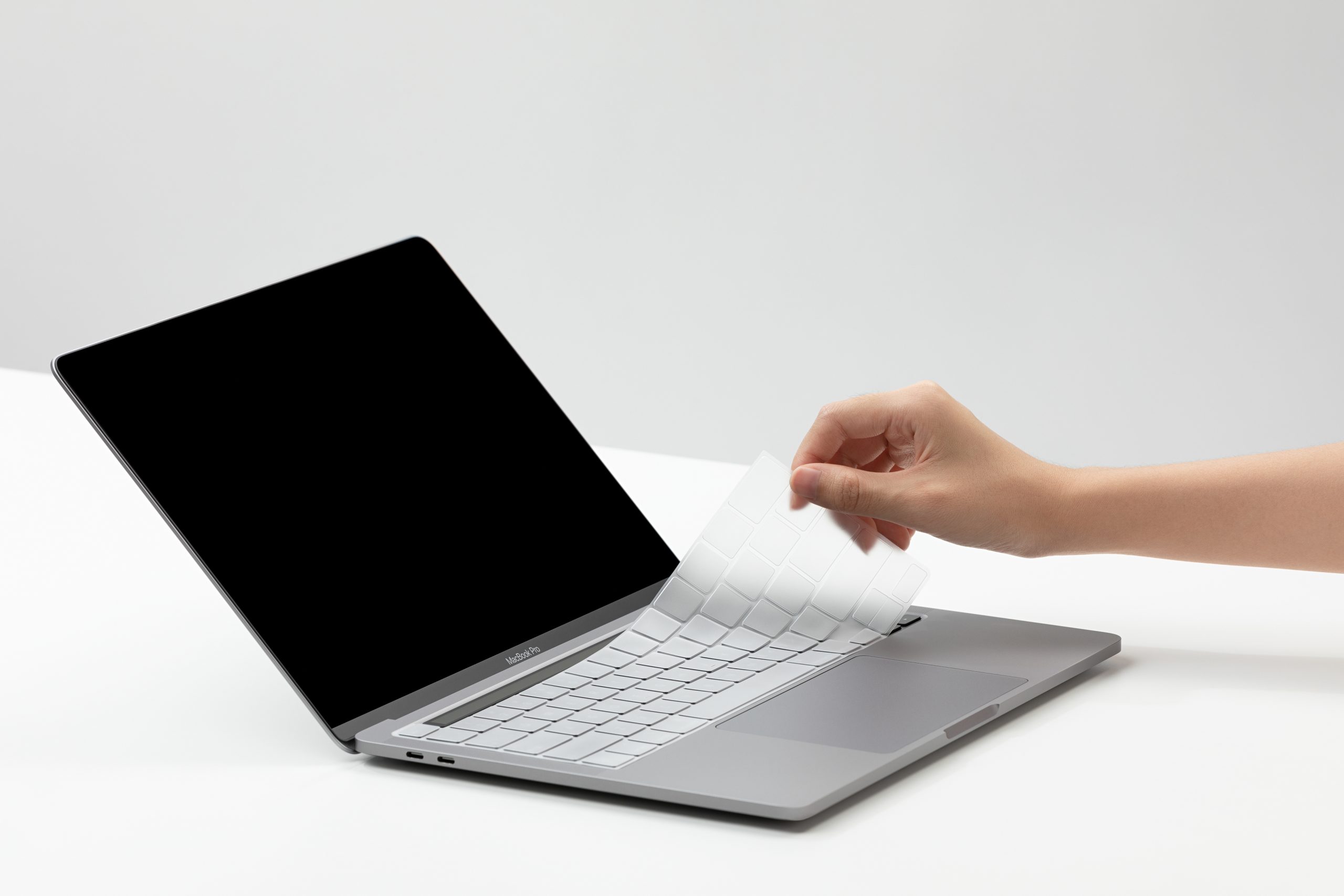 Phủ Phím Macbook Air/Pro 13" 2020 M1, Pro 14/16" 2021 Innostyle Keyguard TPU Crystal - Hàng Chính Hãng