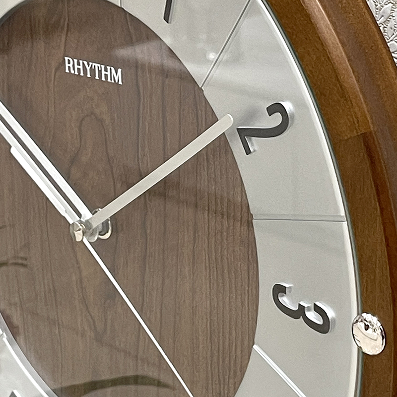 Đồng hồ treo tường Nhật Bản Rhythm CMG991NR06, dùng pin , KT 32.5 x 4.5cm, trọng lượng 980g, vỏ gỗ, màu nâu