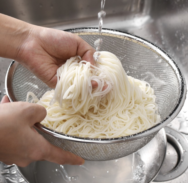 Set bát trộn và rổ lưới inox Wagenteiger 24cm