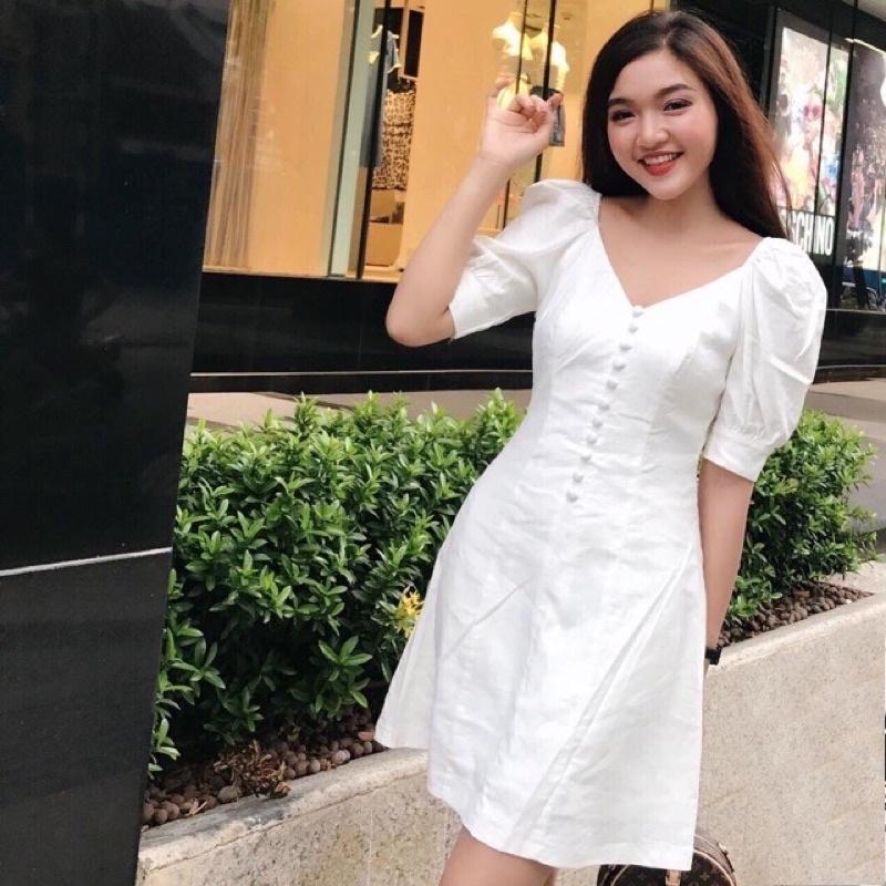 Đầm trắng cổ V nút bọc
