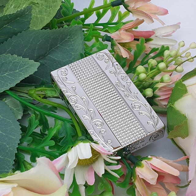 Vỏ Hột Quẹt Bật Lửa Upon Hoa Văn Khắc Dọc 2 Bên D110B Màu Bạc Đẹp, Độc Lạ - Dùng Gas Đá Cao Cấp