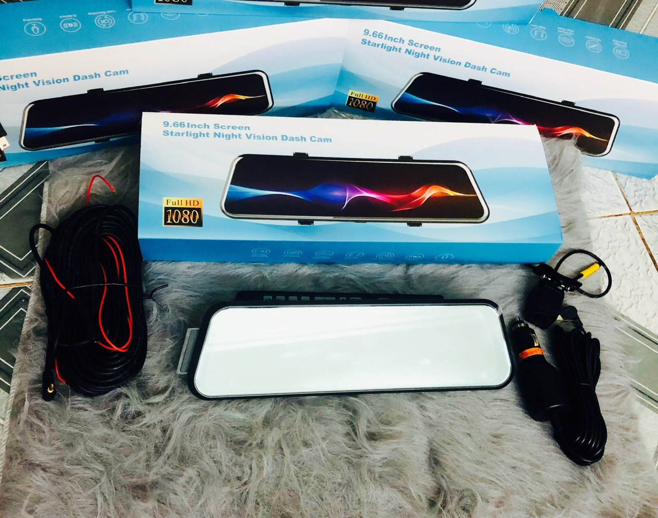 Camera hành trình gắn gương D10, cảnh báo va chạm, màn hình full HD