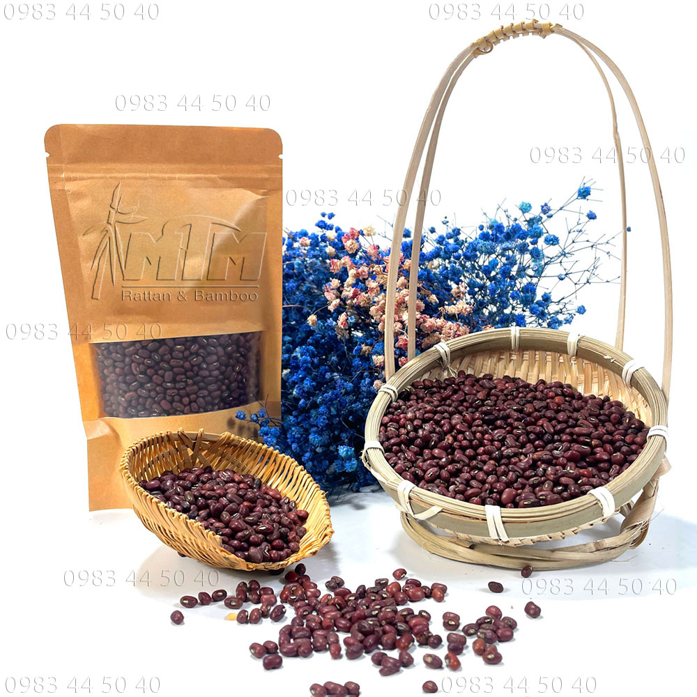 Quang gánh tre dùng để cắm hoa, trang trí, chụp hình sản phẩm.