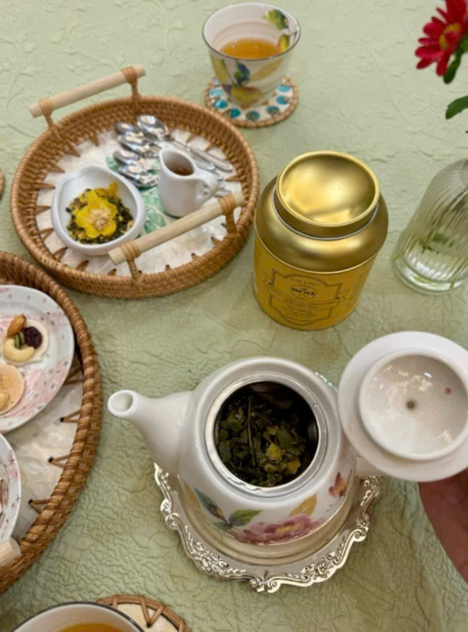 Royal camellia chrysantha Oolong Tea/ Trà Oolong hoa vàng Cung Đình 100g