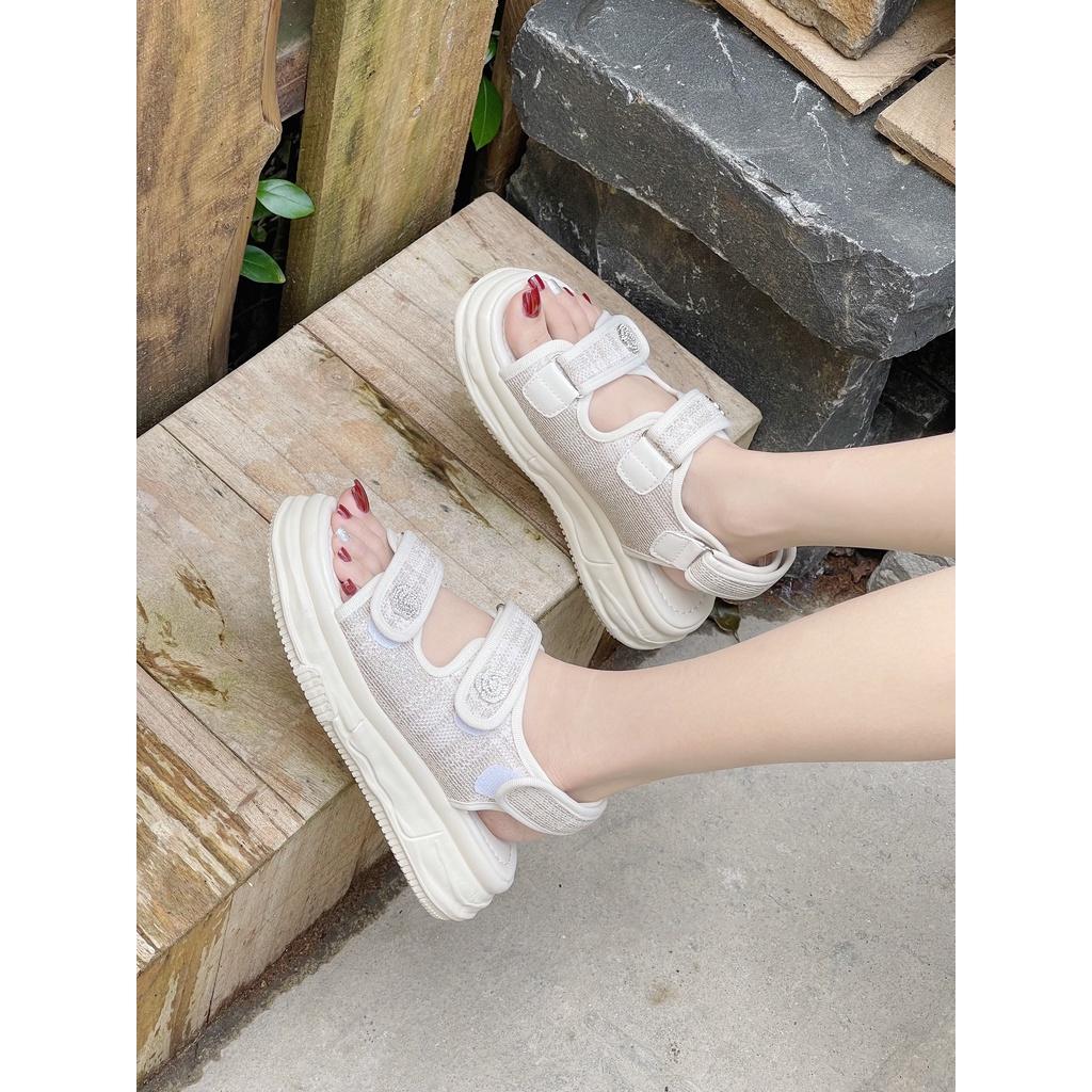 Sandal 2 quai dán đính hoa trà đế độn 5cm kiểu dáng năng động xinh xắn cho nàng