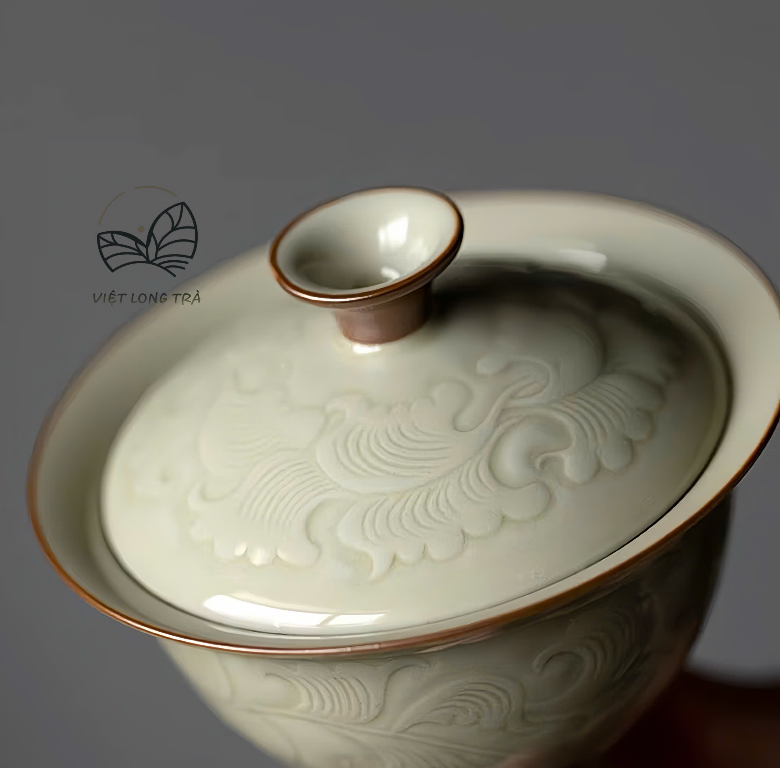 CHÉN KHẢI SỨ HỌA TIẾT ĐẮP NỔI HOA MẪU ĐƠN - DUNG TÍCH 130ML - GAIWAN