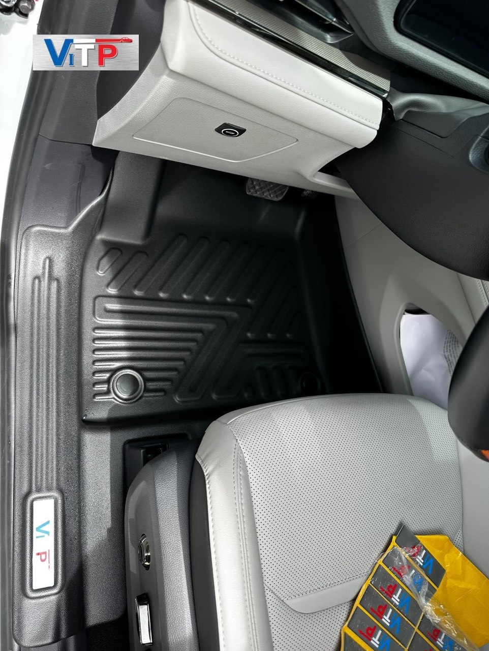 Thảm Sàn ViTP Ford Territory Nhựa Đúc Khuôn Cao Cấp