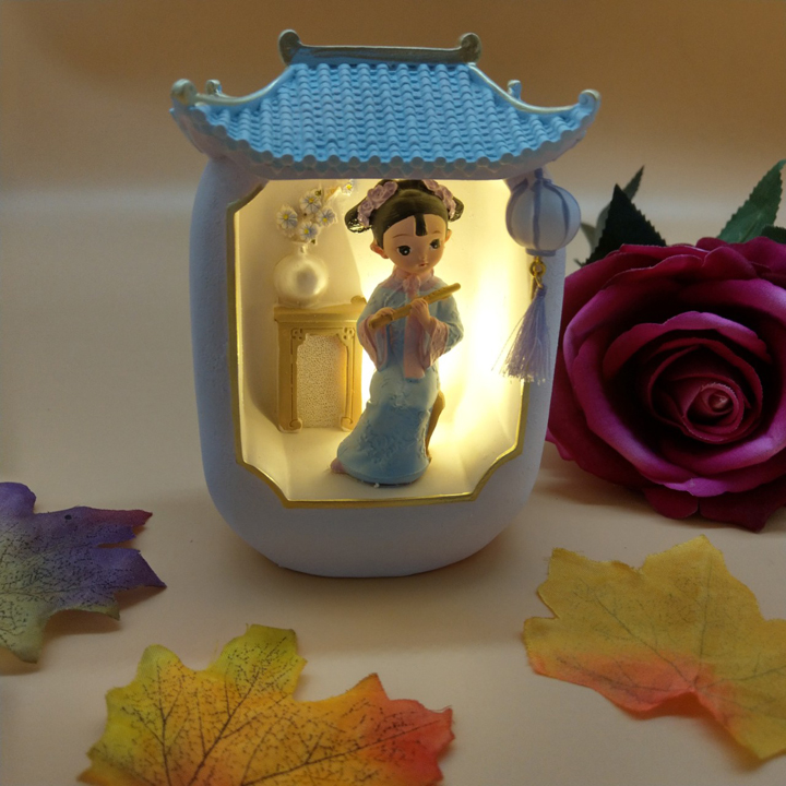 Đèn trang trí bàn cô gái thổi sáo - T039