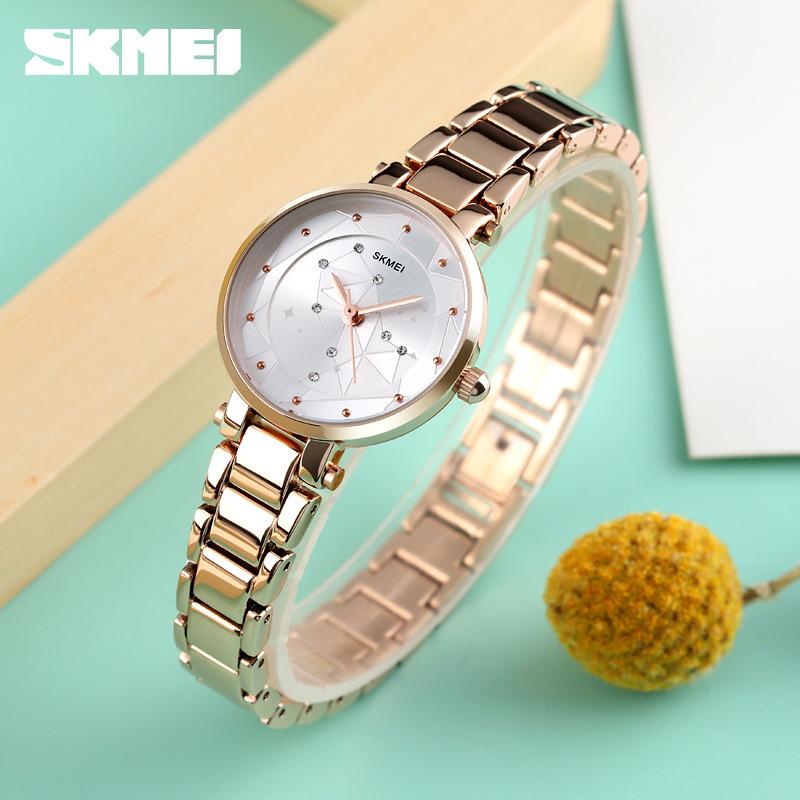 Giá thấp nhất thời điểm mới làm đẹp thời trang đồng hồ nữ ngôi sao kim cương đơn giản Đồng hồ thạch anh chống nước châu Âu và Mỹ