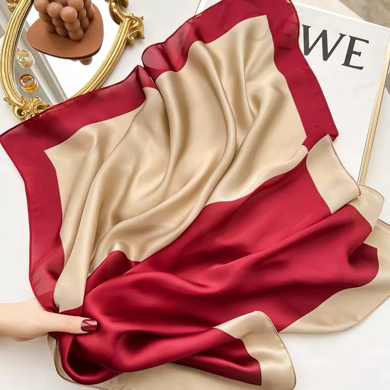 KHĂN QUÀNG CỔ LỤA HÌNH VUÔNG SANG TRỌNG THỜI TRANG MÃ 06