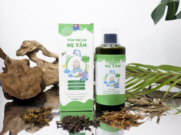 Combo vệ sinh cho bé gồm Kem Bôi da Thuần Mộc Mẫu Mới và Dung dịch Tắm Bé Mẹ Tấm Tặng Kèm Trà Túi Lọc Wonmom