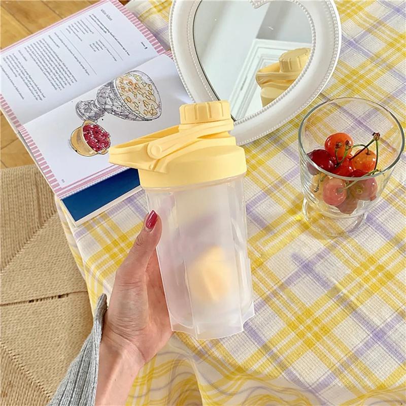 Bình Nước 500Ml/700ml Màu Trơn Dễ Thương Kèm Bóng Khuấy Tiện Dụng Cho Dã Ngoại