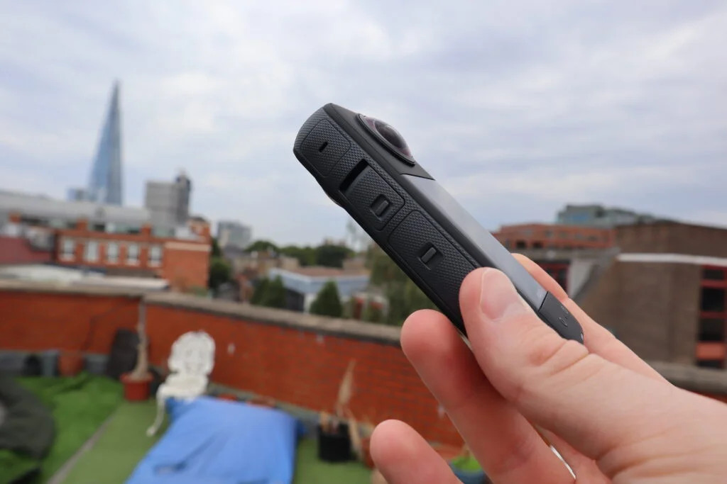 Máy quay phim hành trình Insta360 X3 – Hàng chính hãng