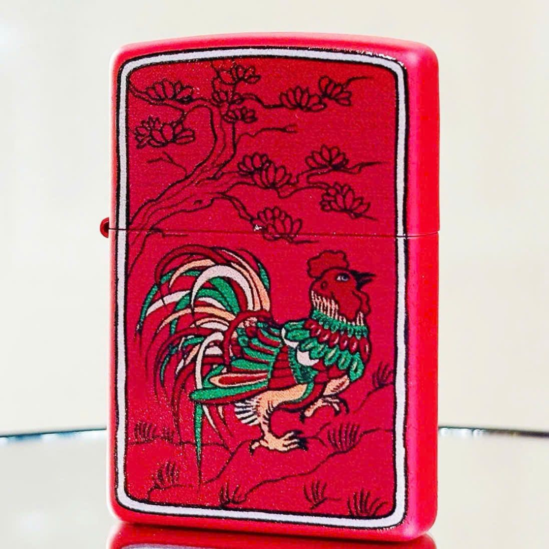 Bật lửa Zippo Year of the Rooster - Phiên Bản 12 Con Giáp (Tuổi Dậu) Thiết Kế Việt Nam, Sơn Tĩnh Điện Đỏ May Mắn Chính Hãng