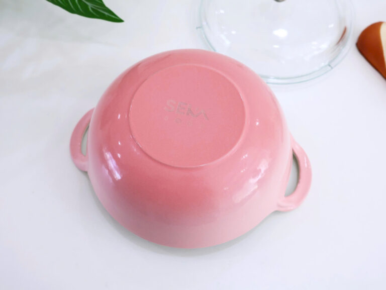 Nồi Gang Tráng Men Sứ Cao Cấp Seka SKG420 Size 20cm,Kèm Vung Kính Cao Cấp An Toàn - Hàng Chính Hãng