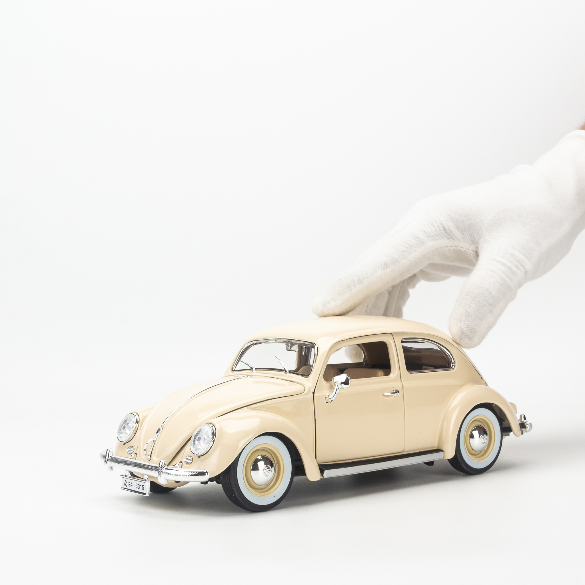 Mô hình xe Volkswagen Kafer Beetle - 1955 Cream 1:18 Bburago - MH 18-12029