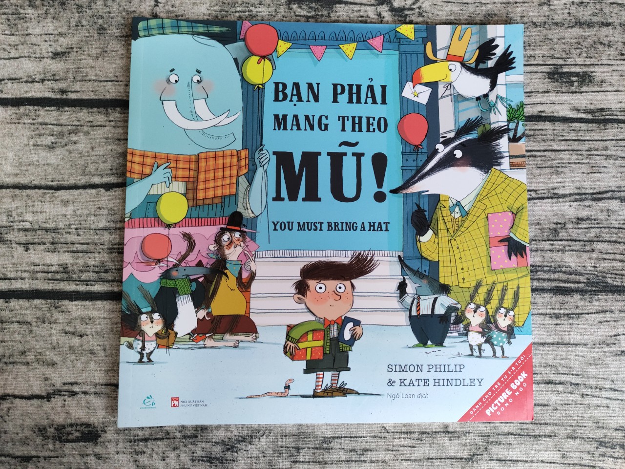 Ehon - Bạn Phải Mang Theo Mũ - You Must Bring A Hat