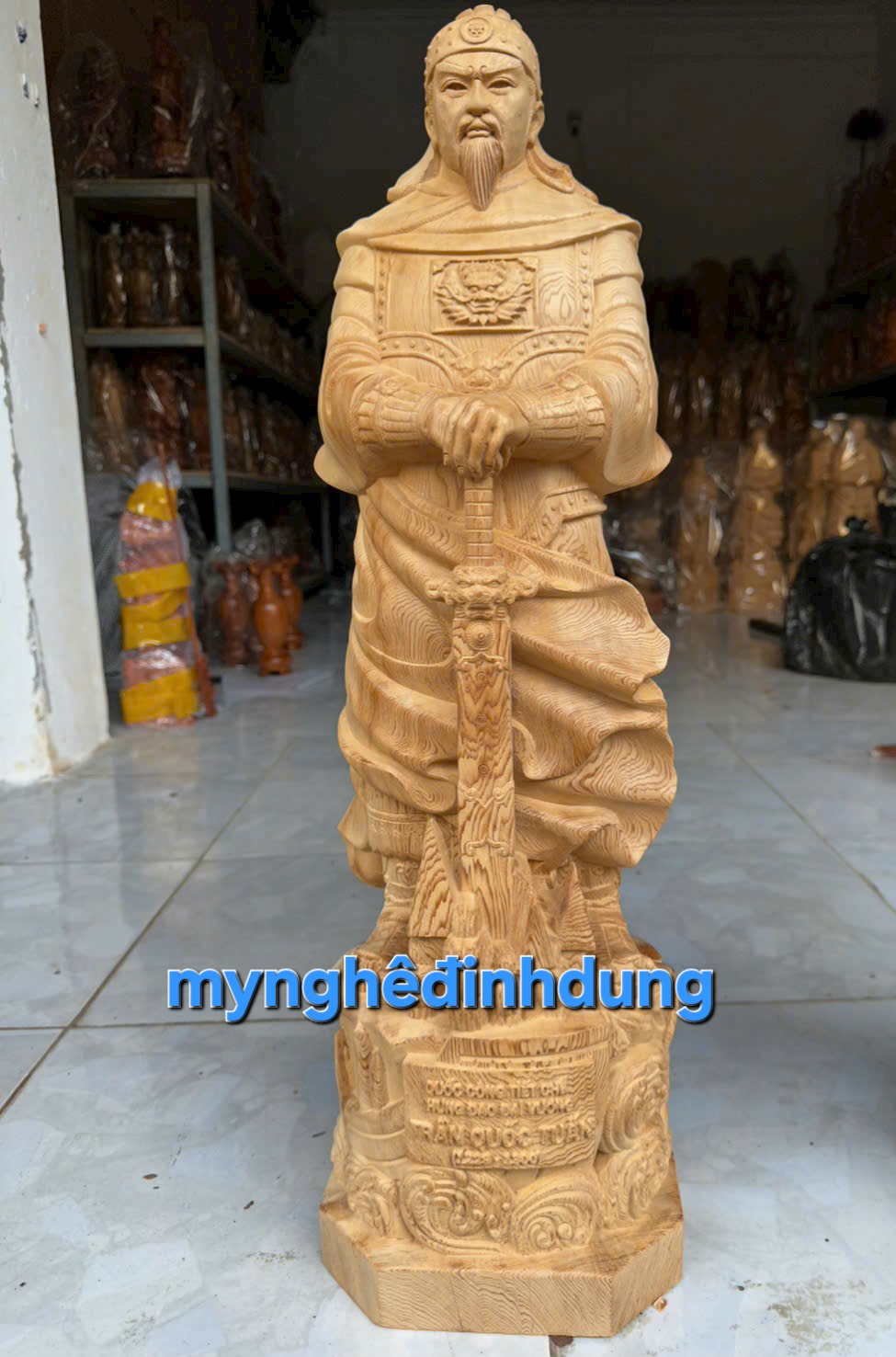Tượng trần quốc tuấn trần hưng đạo vương bằng gỗ ngọc Am thơm nức cao 70cm