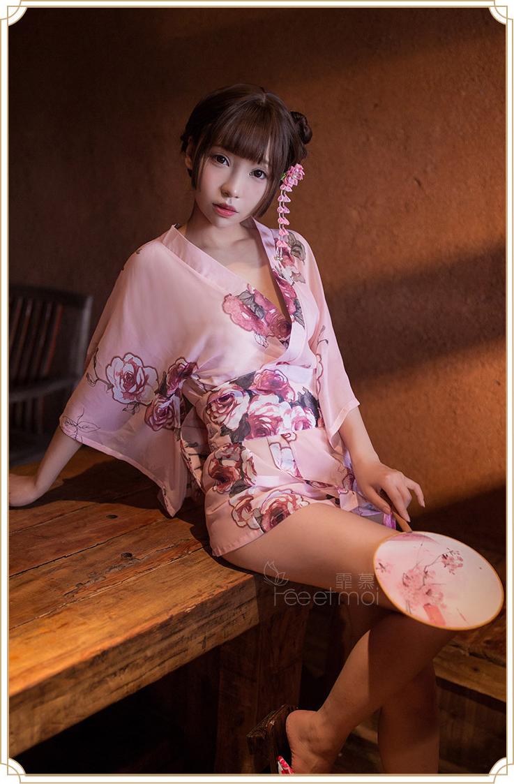 Đồ ngủ Kimono hồng hoa anh đào Nhật Bản