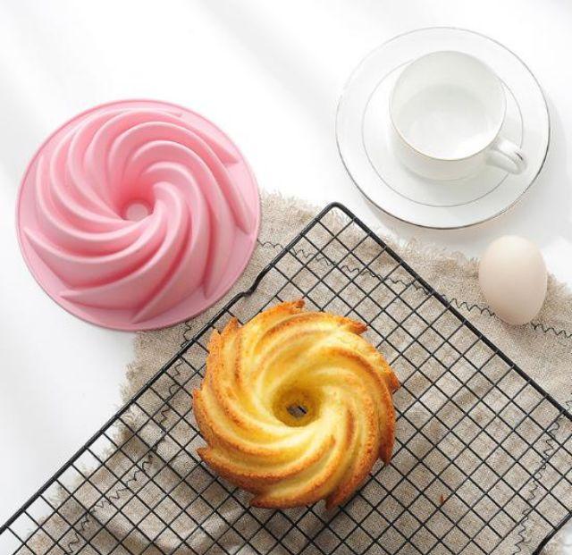 Khuôn silicon chiffon xoắn lốc xoáy lớn 16 cm dùng làm rau câu, bánh